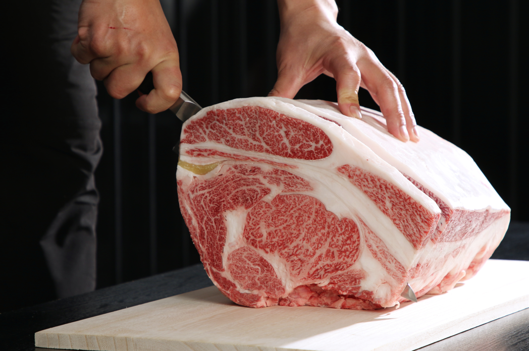 美味しい牛肉をつくり続け 全ての人に笑顔と活力を提供しましょう!