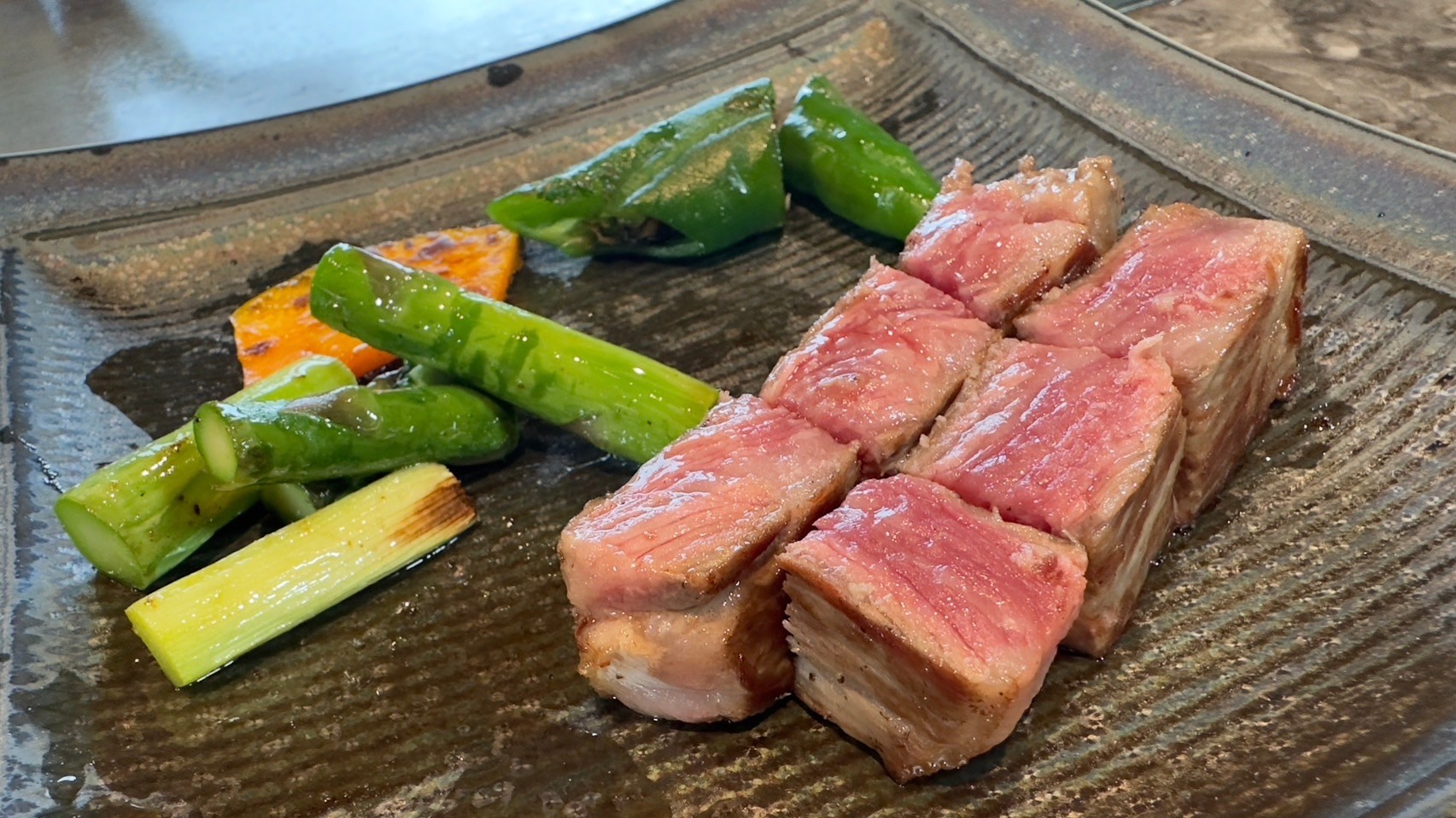 イタリアン・焼肉・鉄板焼きの3つのレストランを展開しており幅広いスキルを磨けるチャンス★