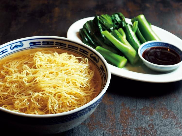 自慢の蝦雲呑麺。現地の味をそのまま再現!