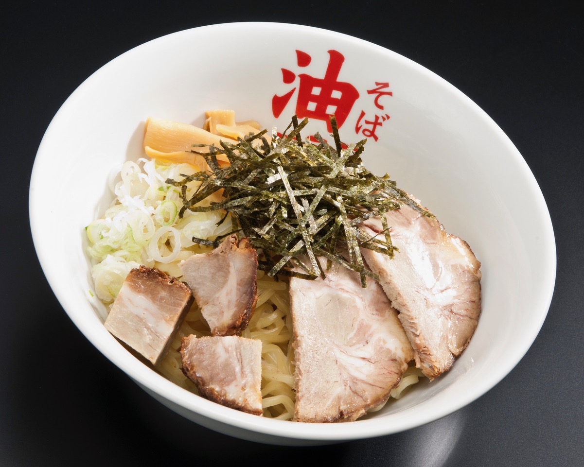 仙台では名店として知られ、この福岡に油そばの本命が満を時して福岡に上陸！