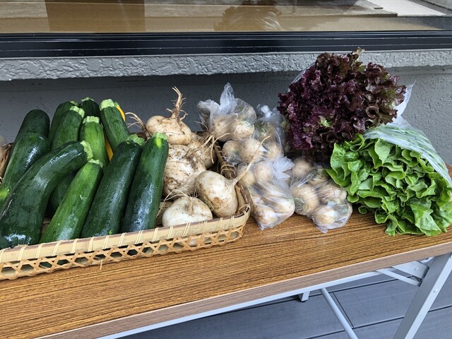 無農薬無肥料の野菜を使用したオリジナルの野菜焼きや、繊細な焼き加減が求められるメニューも豊富です。