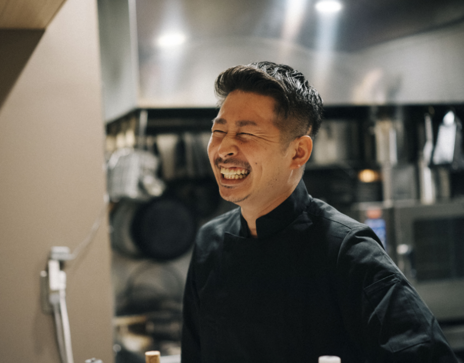おいしい料理はもちろん、人とのつながりも大切に。常連さんとの会話や空気感も楽しめる職場です！