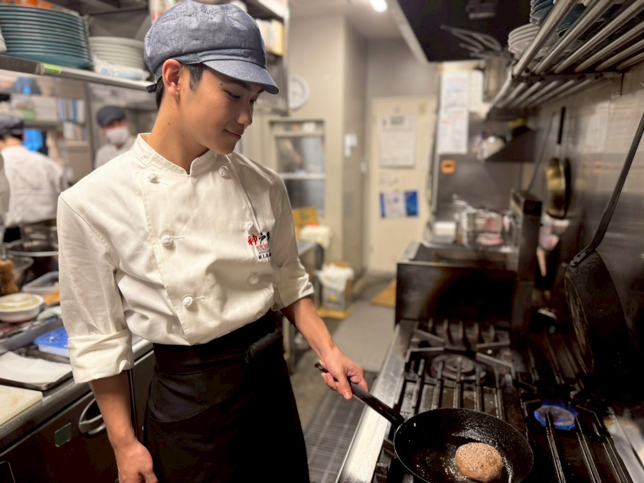 神戸牛を主役に、店舗ごとに異なるスタイルでお客様をおもてなししています。