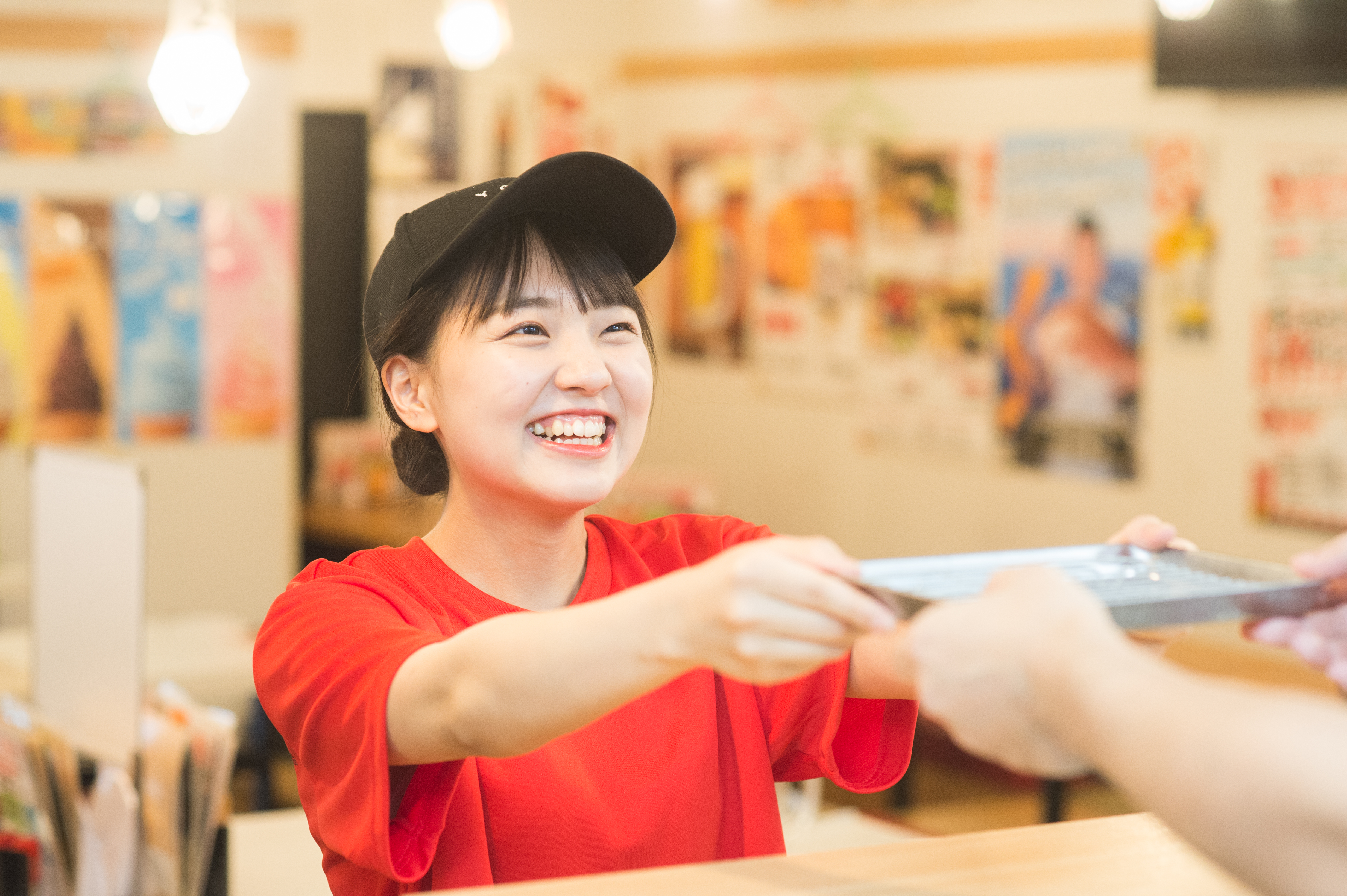常連さんとの会話も楽しみのひとつ。人と接するのが好きな方に。