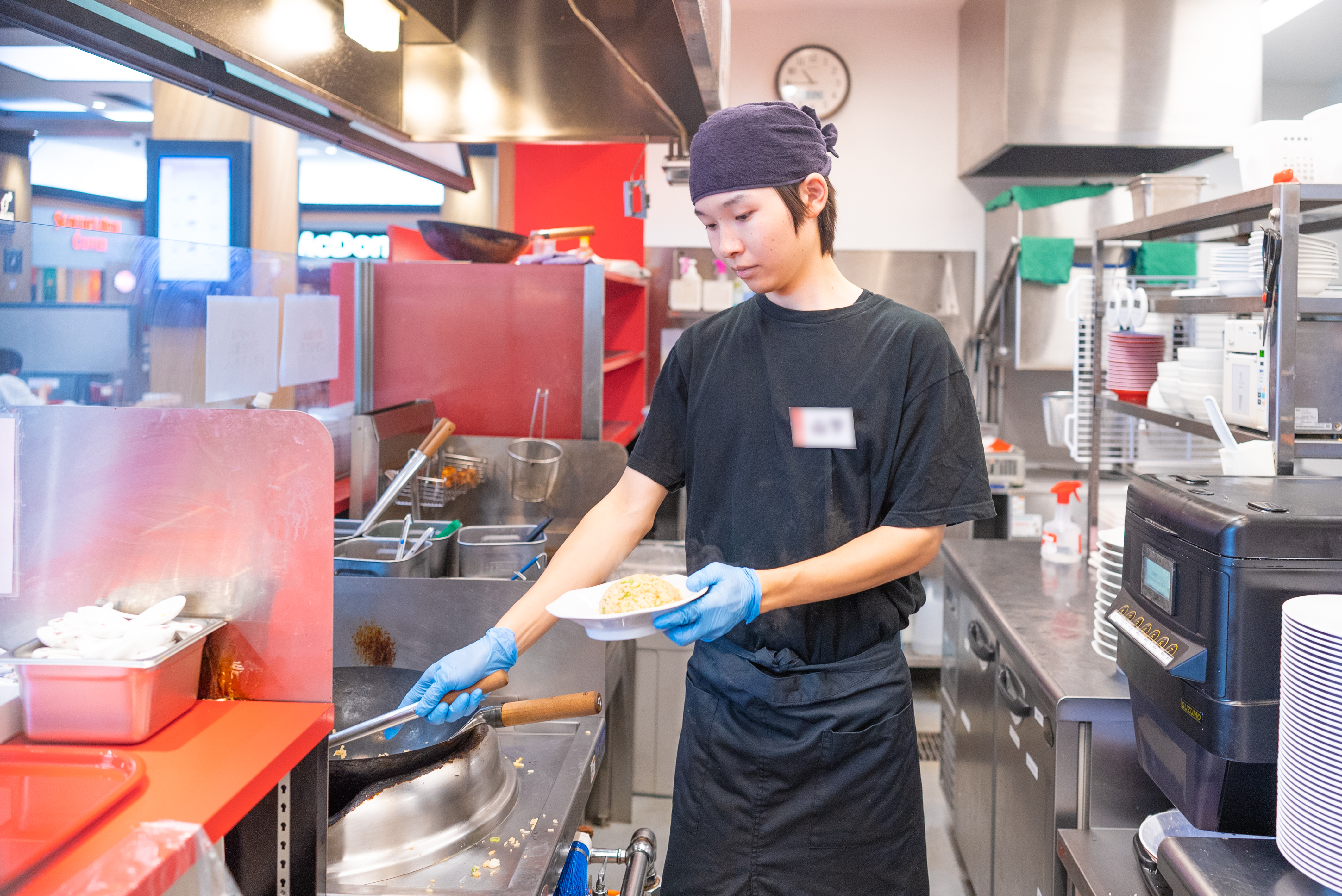 焼き飯や餃子などサイドメニューも豊富で、店舗運営の幅が広がる環境。
