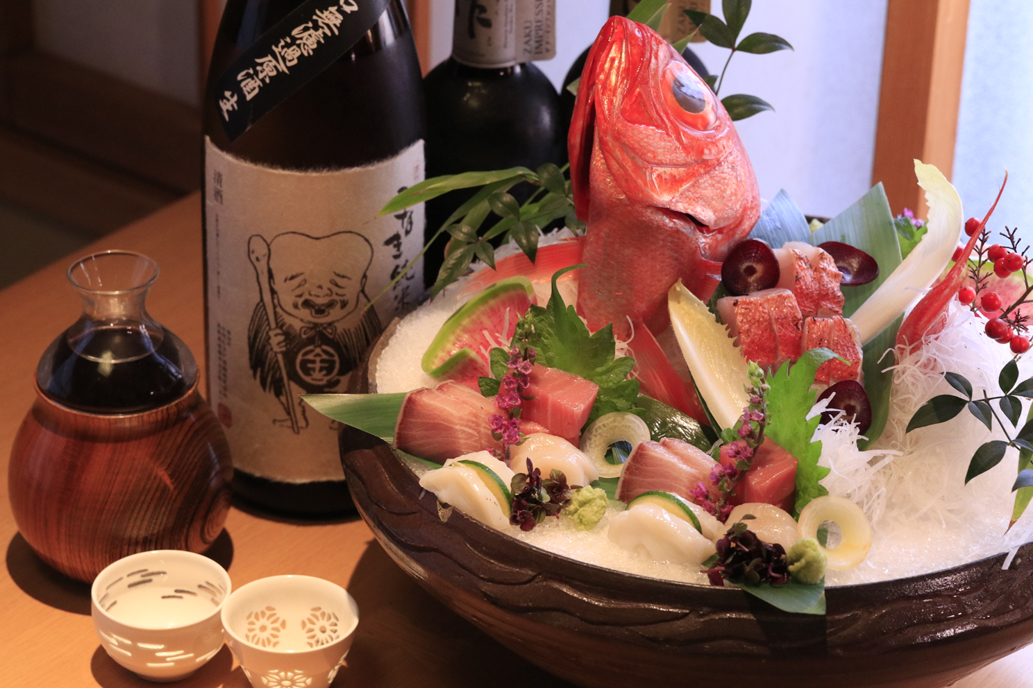 四季を感じる空間で、上質な料理とおもてなしを演出しましょう。
