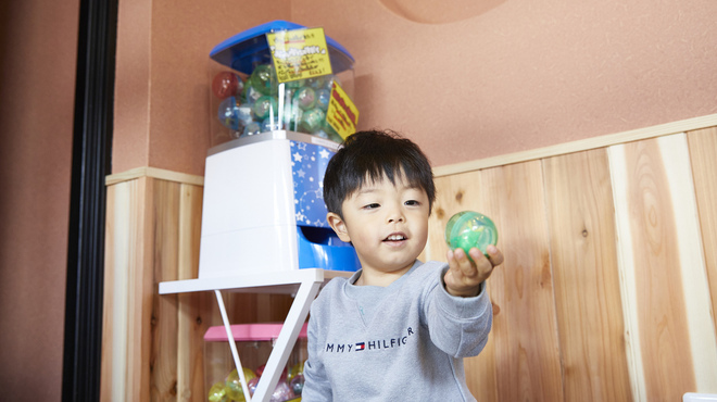 お子さま連れにも喜ばれる、地域に根ざしたお店。
