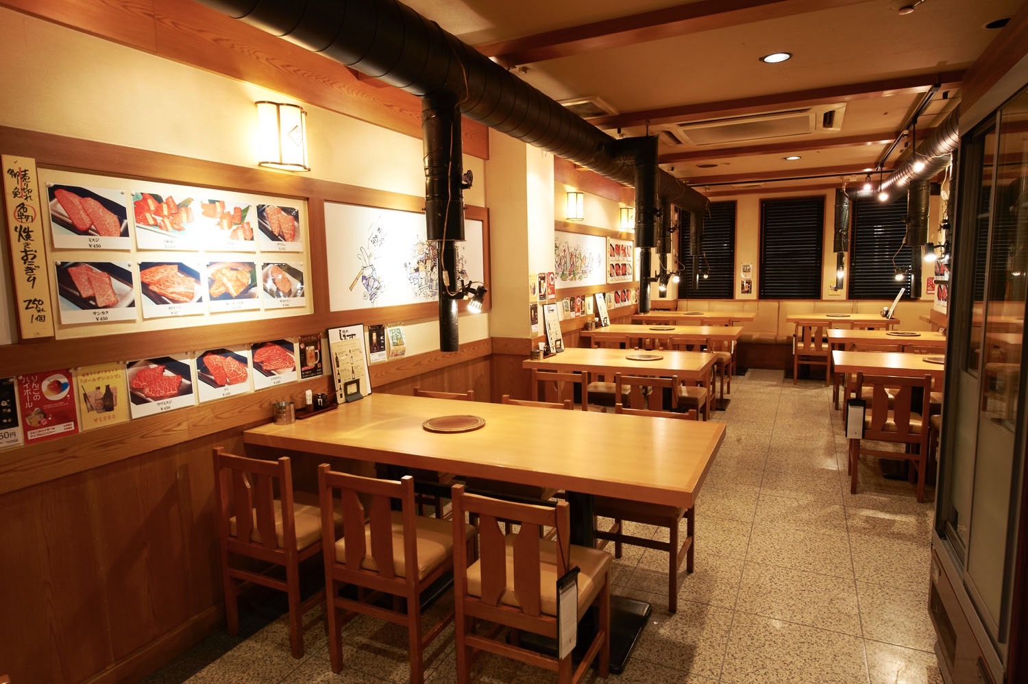 各地からご予約をいただき、日々たくさんの方にご来店いただいております♪