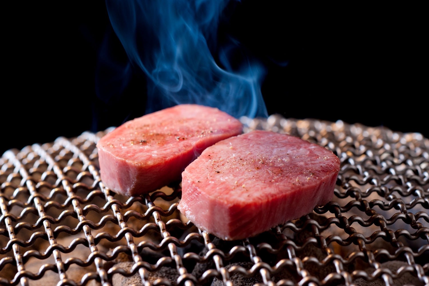 肉・経営・接客。 大きくこの3点を軸に、飲食店経営に必要なことを一つ残らずお伝えします!