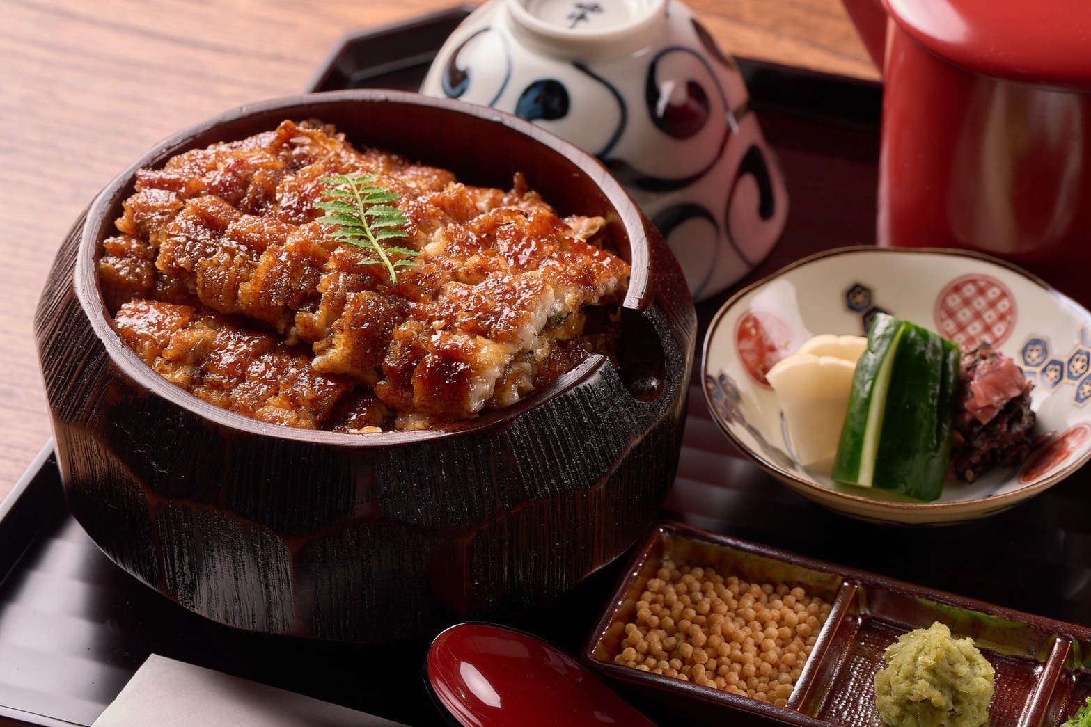 鰻の専門店から地魚居酒屋まで──魚を扱う技術と知識を広げられる環境です!