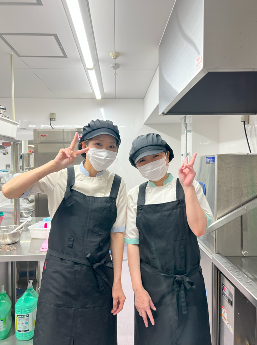笑顔とチームワークが自慢!和やかな職場の雰囲気が伝わります。