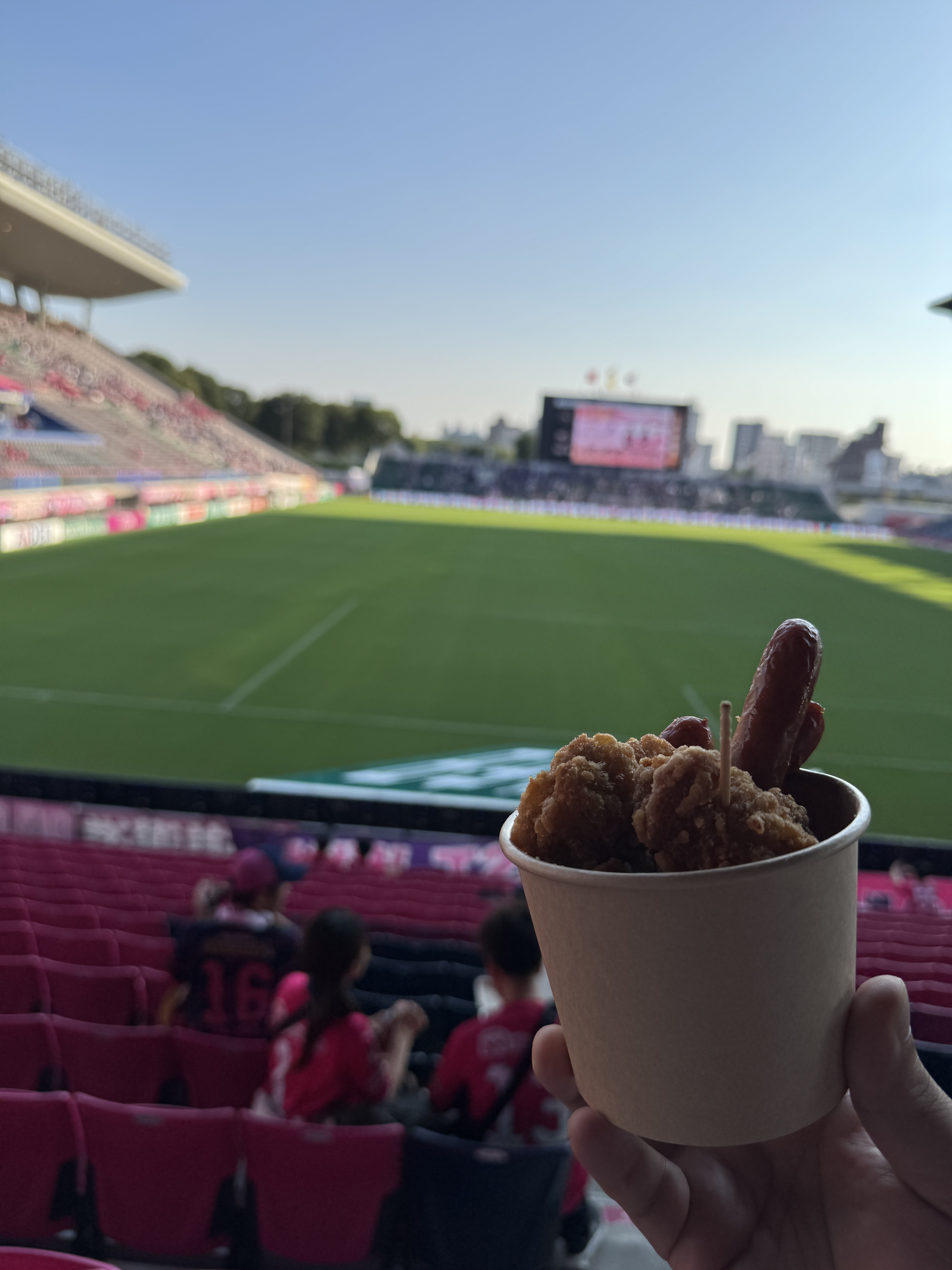 “安心・安全 + 熱狂”を創る。イベント現場で食を通じて“プラスα”を届ける会社です。