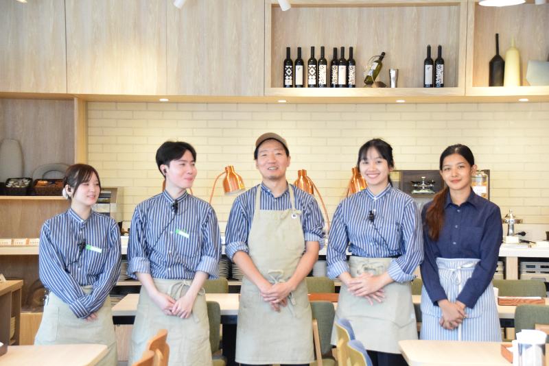 『ホリデイ・イン＆スイーツ新大阪内 Café Hi！』にて調理スタッフの募集！