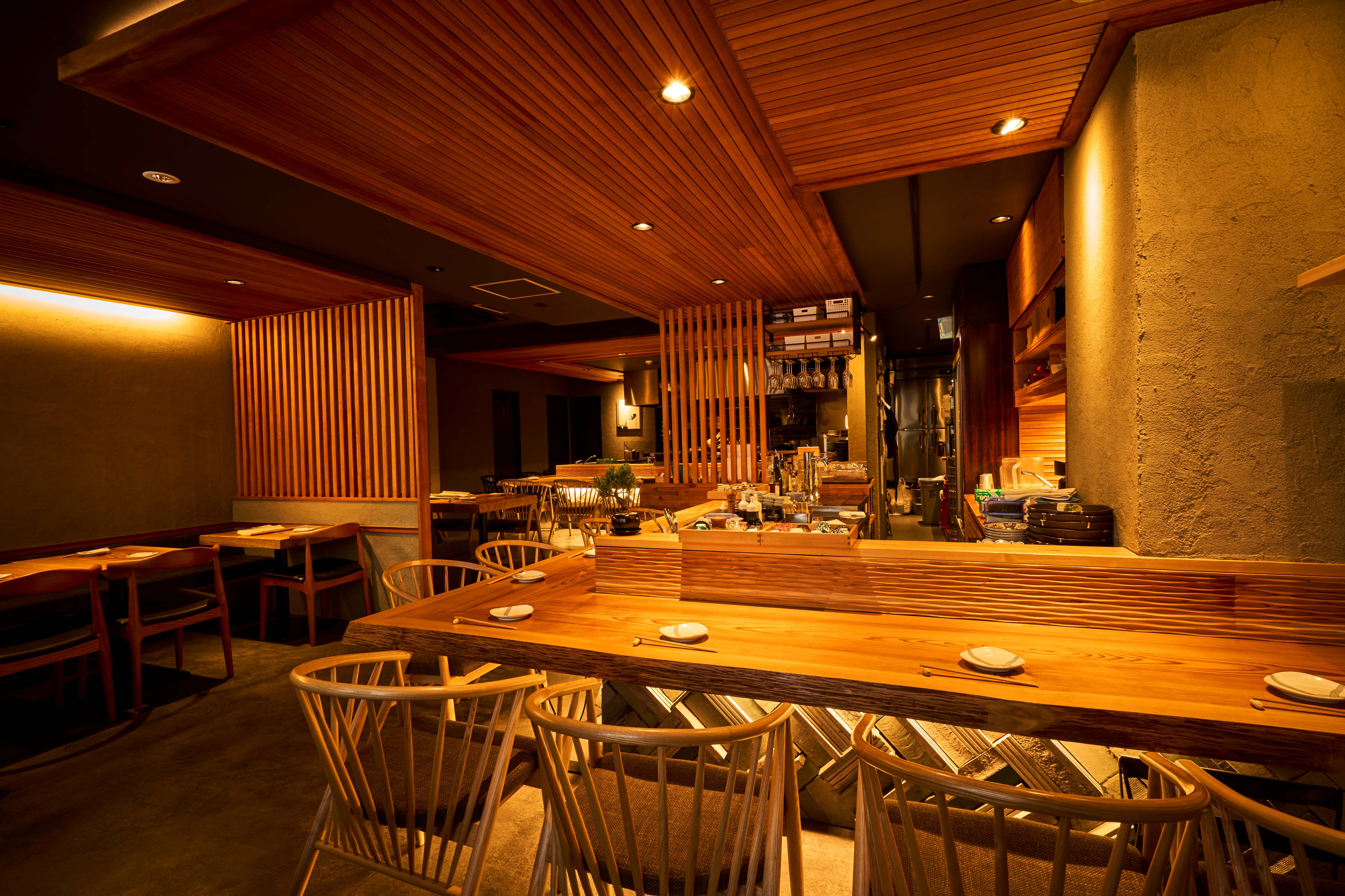 コンセプト、内装工事の設計・デザインからメニュー開発まで全て自社で完結できるのが強み。