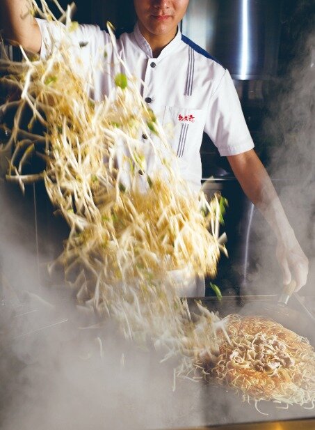 焼きそばはしっかり焼くという考えの元、カリっとした食感を大事にした他には無いメニューを作り上げます!