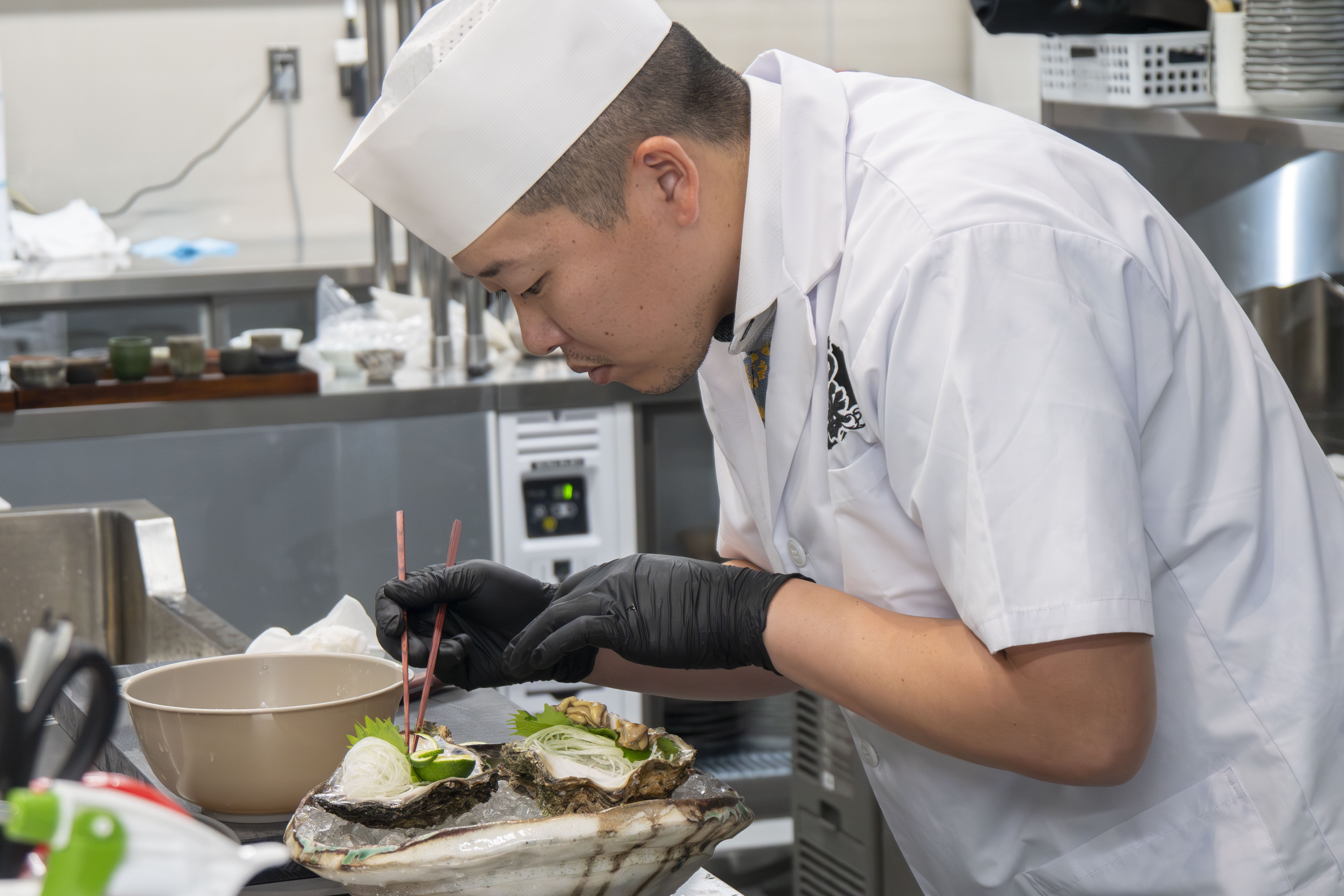 個性ある素材に向き合える職場。調理の引き出しが広がる。魚の扱いを極めたいあなたへ。
