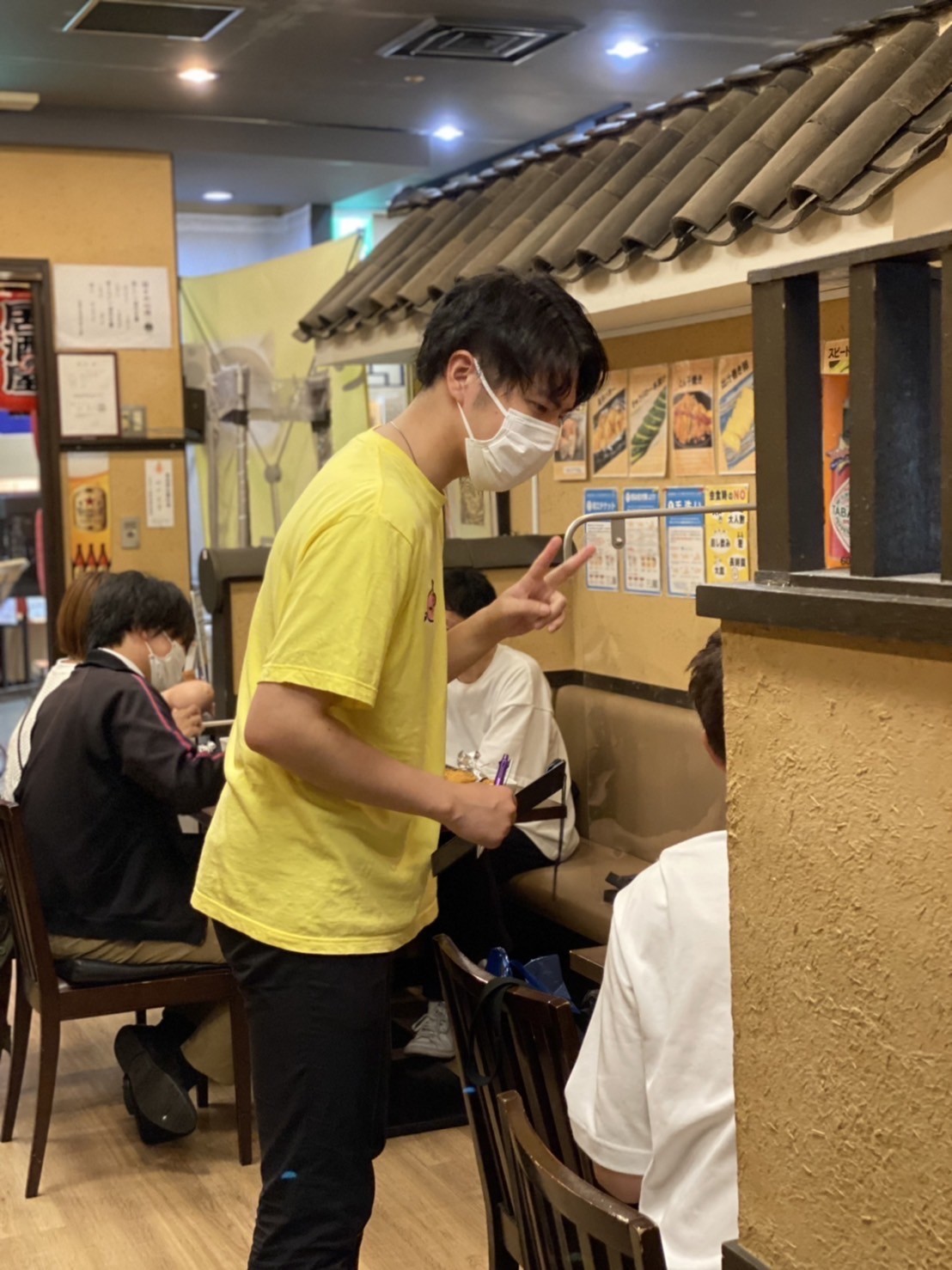 マニュアルに縛られず、自分らしく接客できる。のびのび働ける自由な空間です。