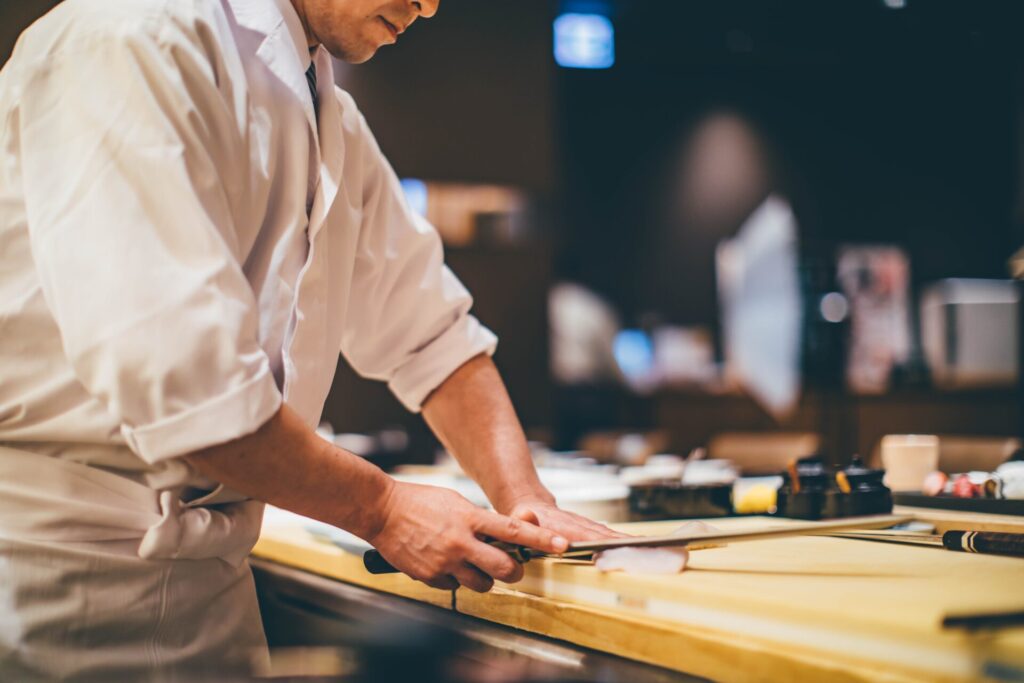 京町家の風情と陶彩画が織りなす、特別なひとときを演出する創作和食ダイニング。
