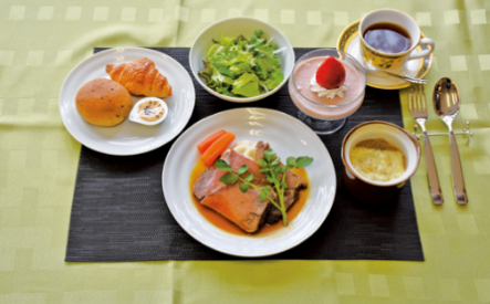 毎日のごはんに、安心と笑顔を!高齢者施設の食を支えるポジションです。