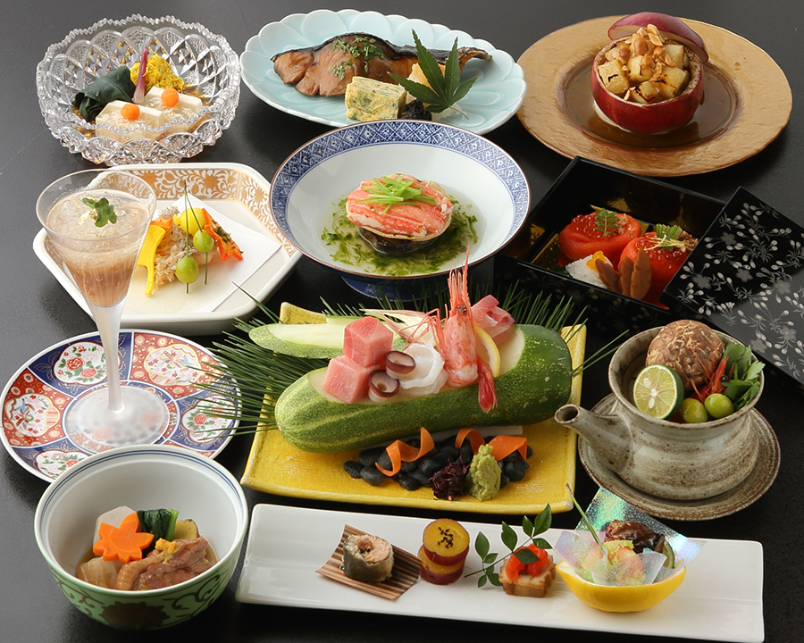 四季を表現した会席料理をご提供しています