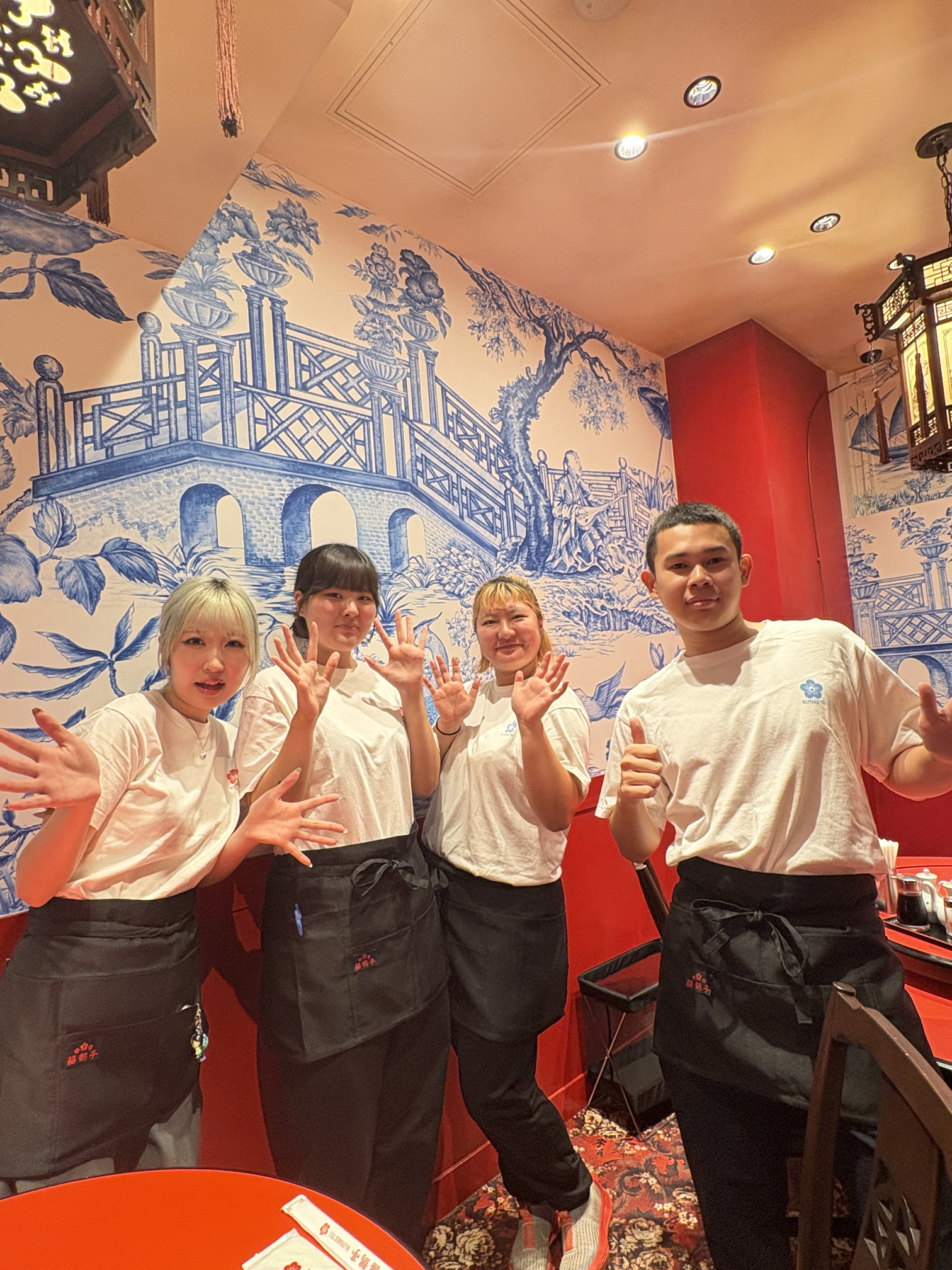 ホールスタッフも“お店づくり”の主役になれる職場です。