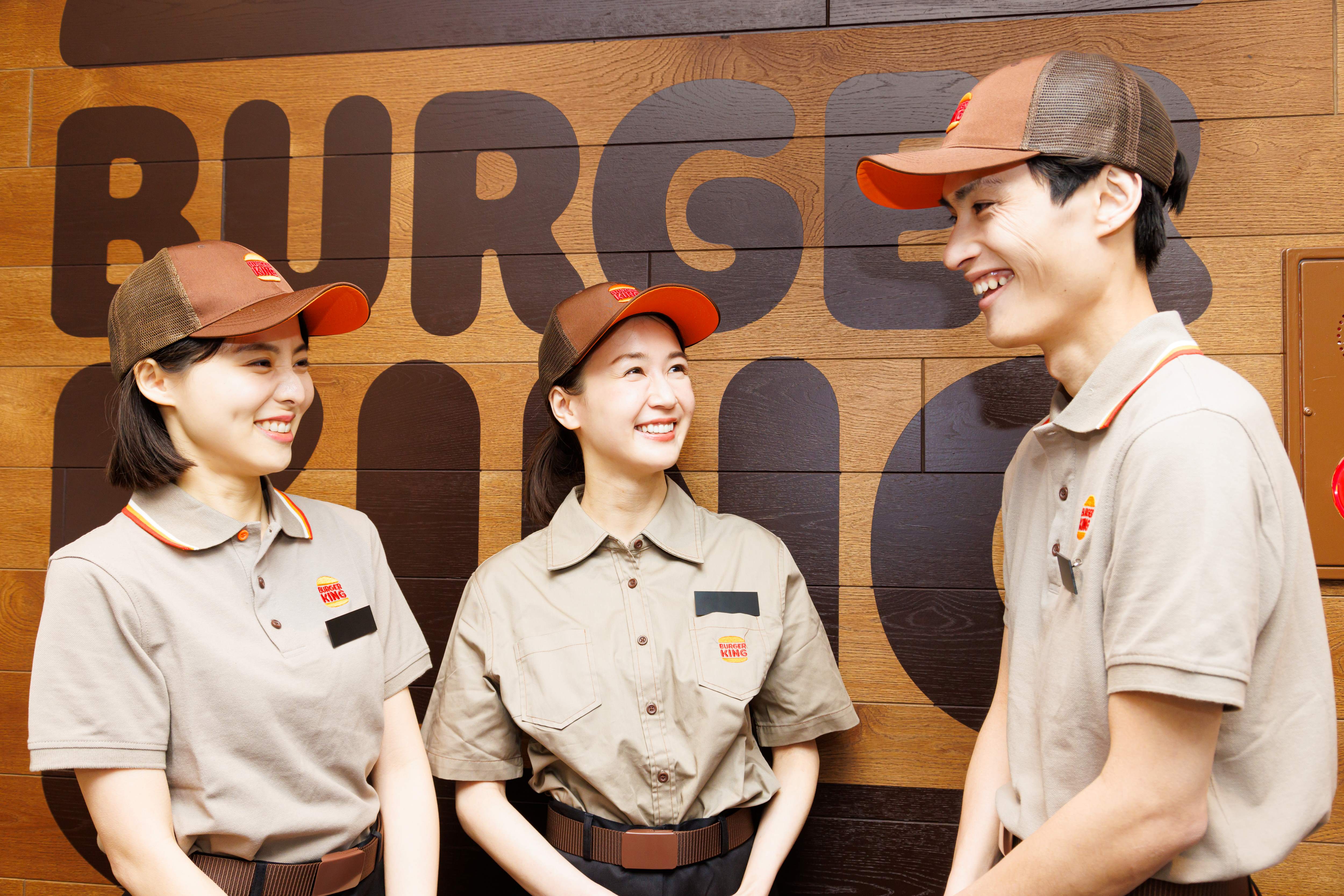 国際色豊かな空港店舗。いろいろな国のお客様との出会いも楽しめます。