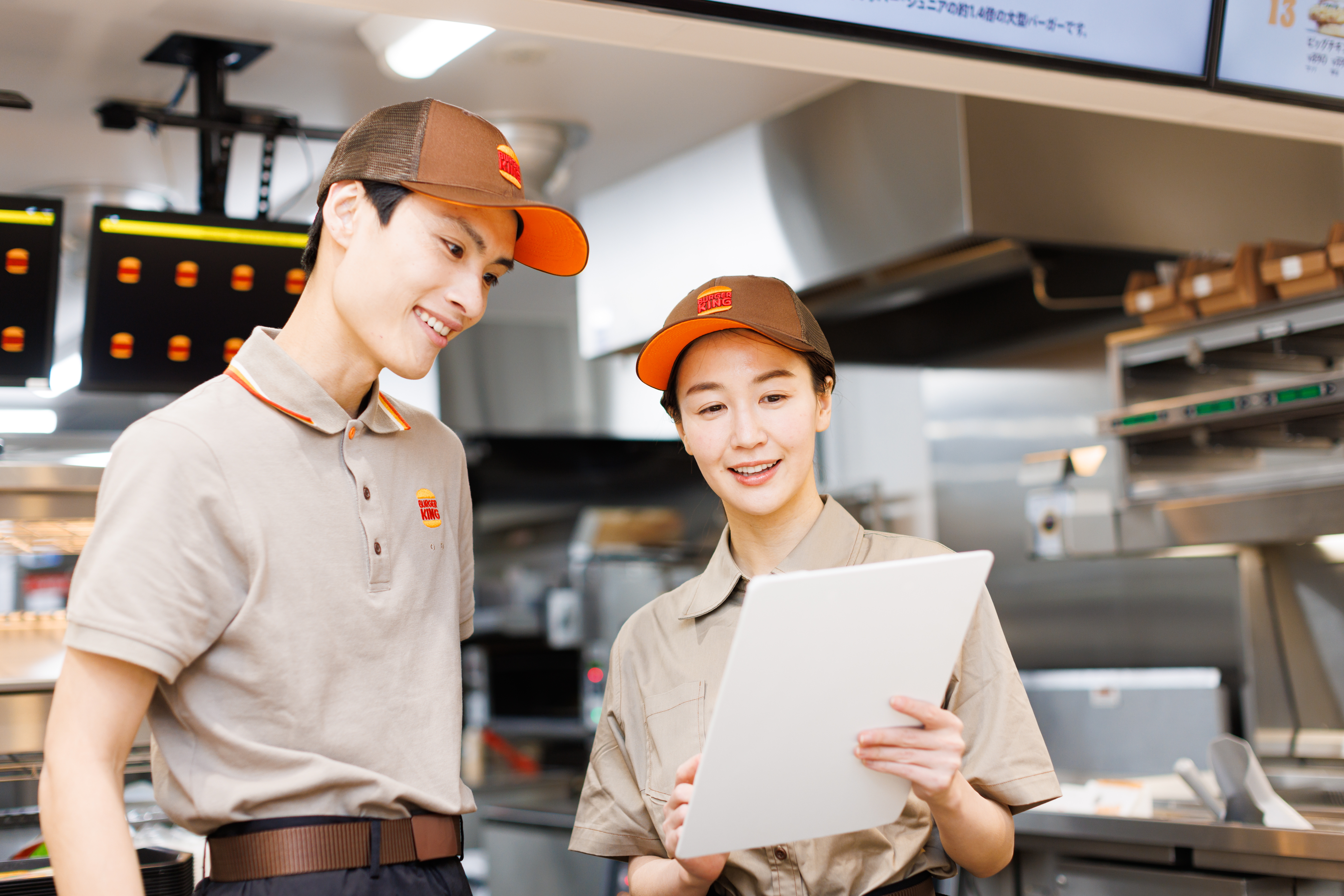 チームで声をかけ合いながら、気持ちのいいお店づくりを。