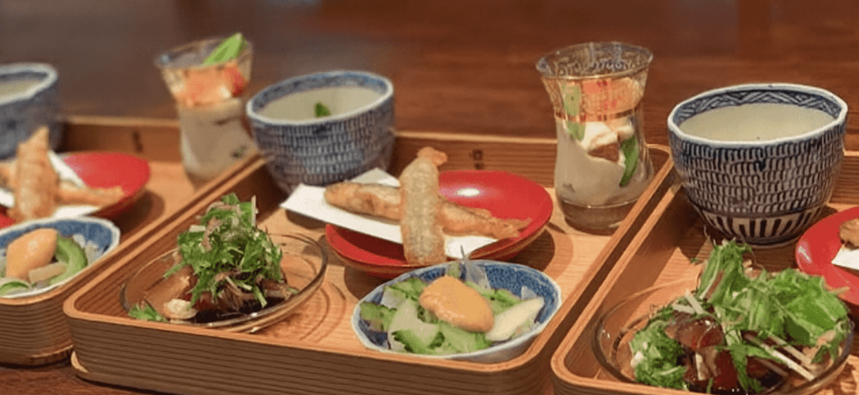 素材の声に耳を傾け、丁寧に仕立てる。やさしさが息づく日本料理。