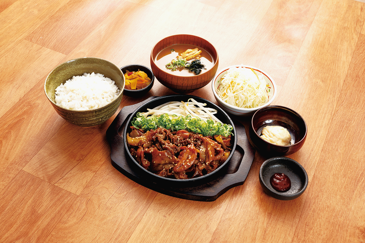 実績が収入に反映される評価制度で多角的なフィナンシャルインセンティブを実現しています