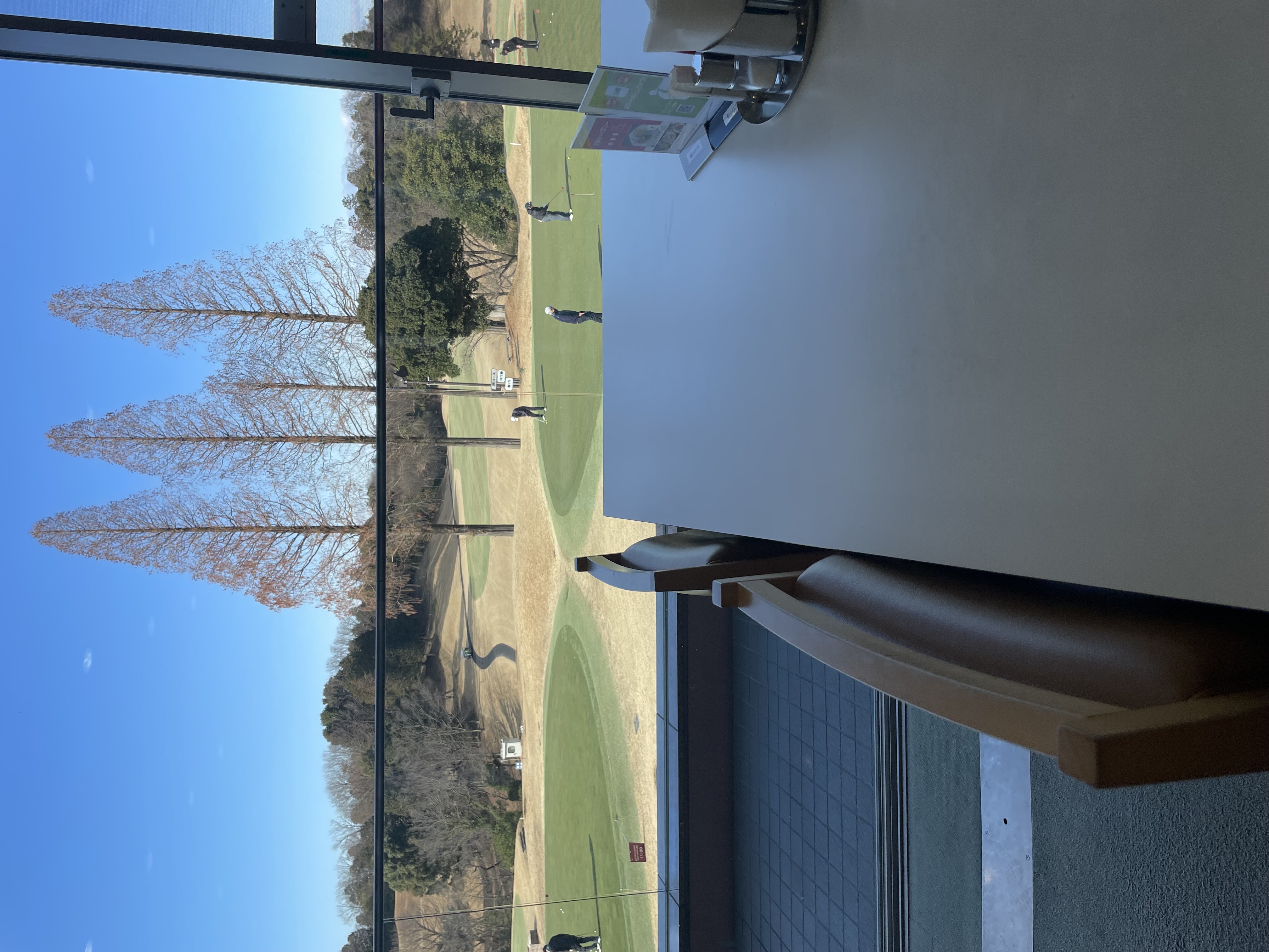 互いに声を掛け合いながら、無理のないペースで仕事を進めています。人間関係の良さも、この職場の魅力。