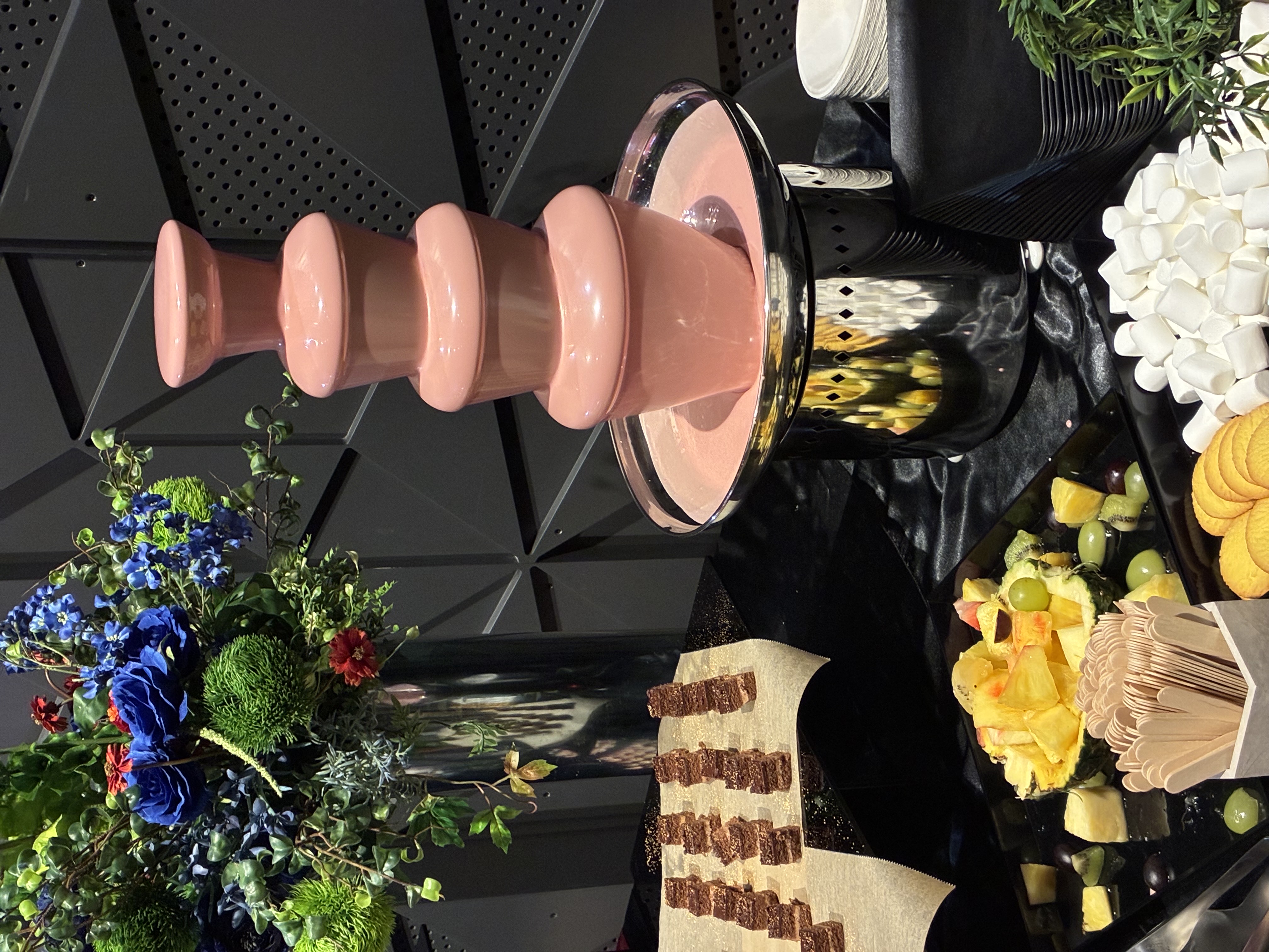 セッティングや演出、サービスまで。“仕掛ける側”としてイベントに関われる仕事です。