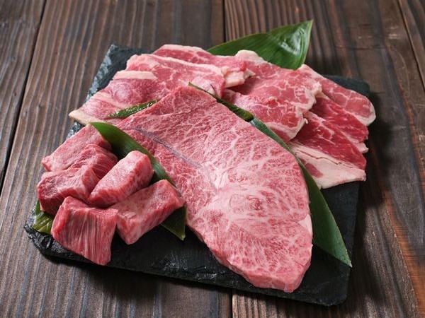 最大80名の仲間と賑わう空間を創る面白さ!大人数の組織を動かす一生モノの経営スキルが磨かれます。