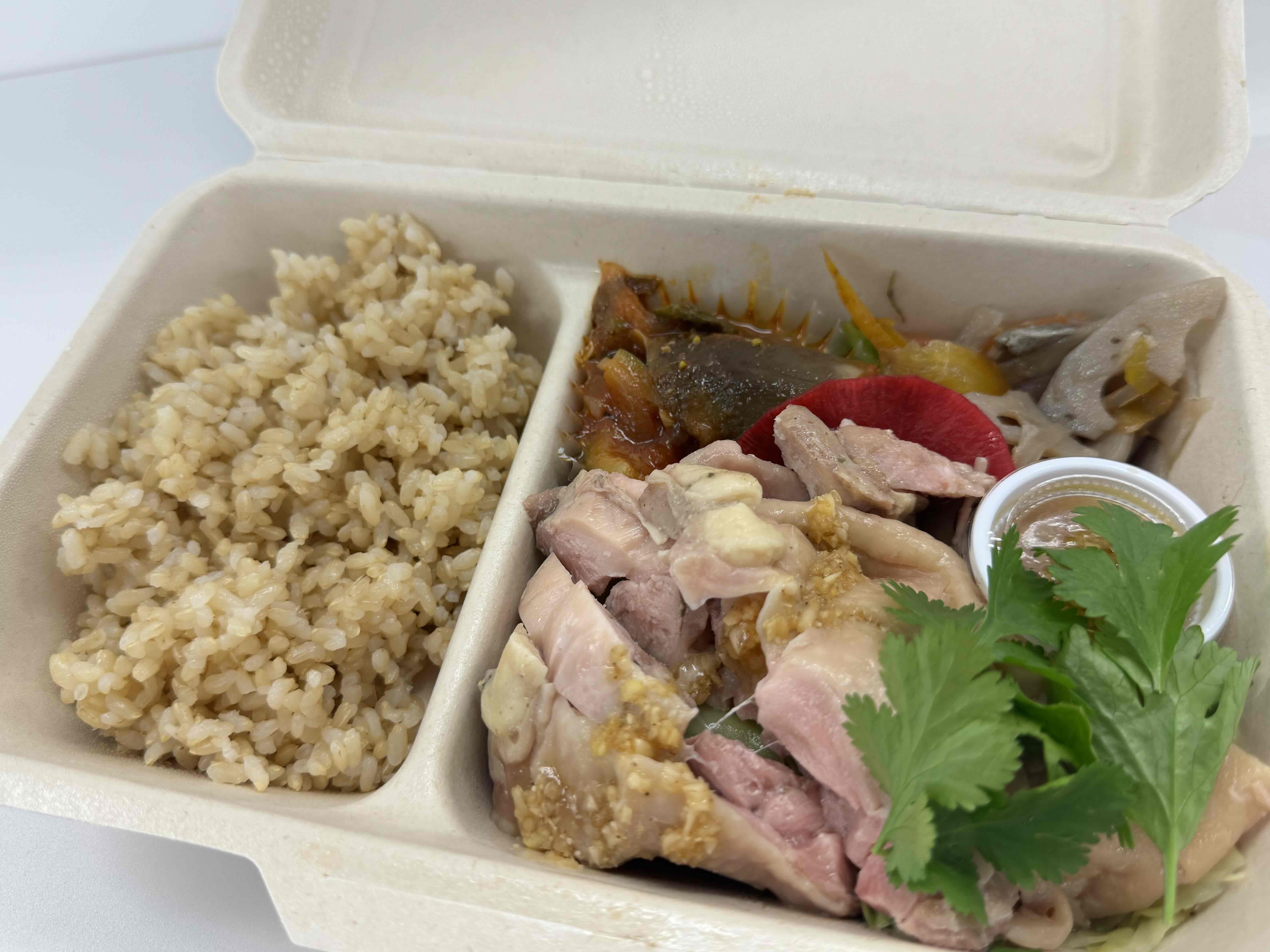 季節食材や新しいアイデアを取り入れながら、健康とおいしさの両立を目指したメニューづくりに関われます。