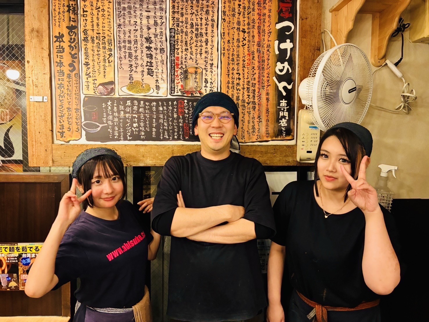 看板メニューは【まぜそば】。この味をあなたの手で届けましょう。