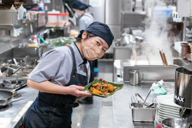 8~9日休みで、無理なく働ける環境を整えています。