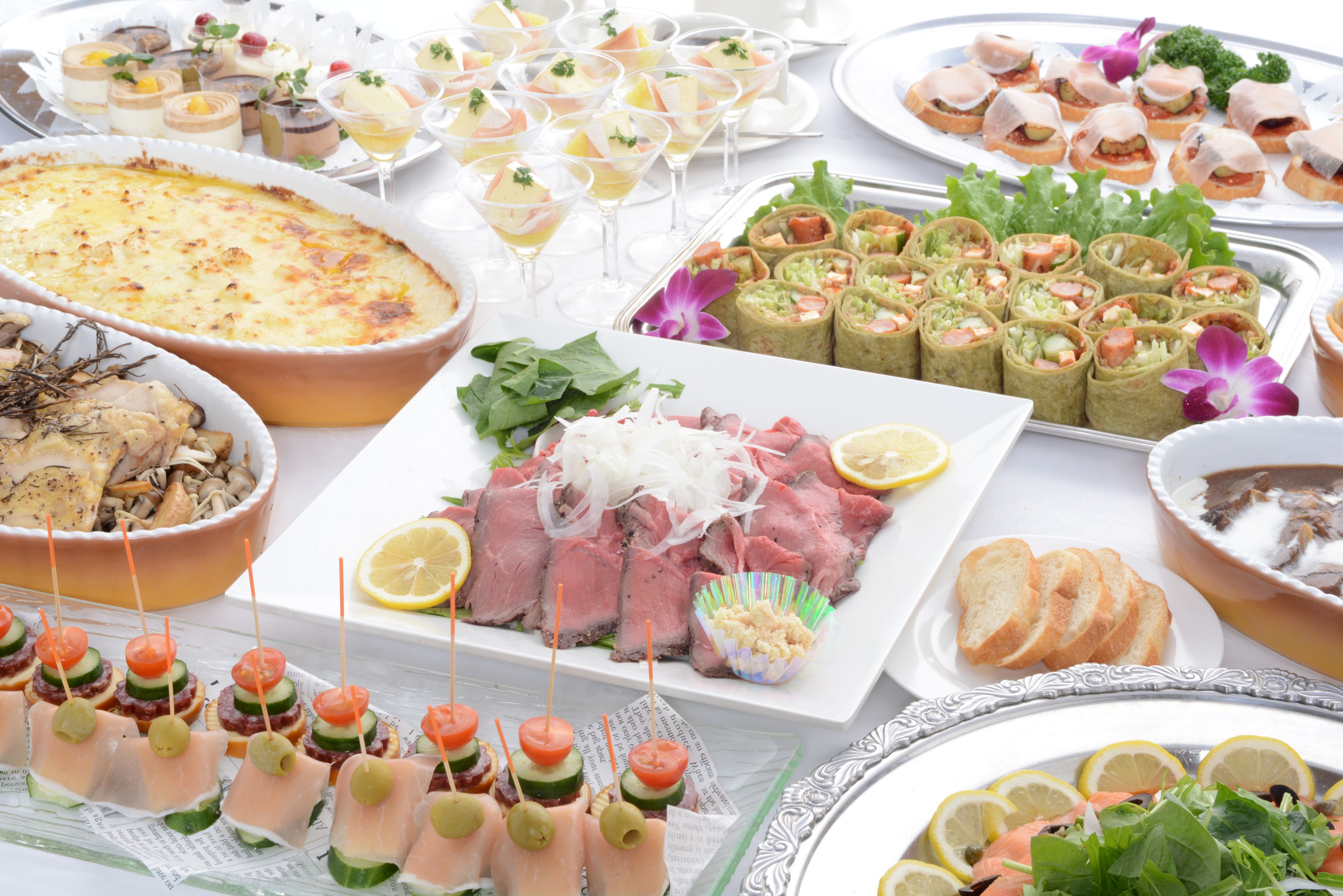 プロの料理人として毎日腕を振るい、本格的な料理を提供していただきます。