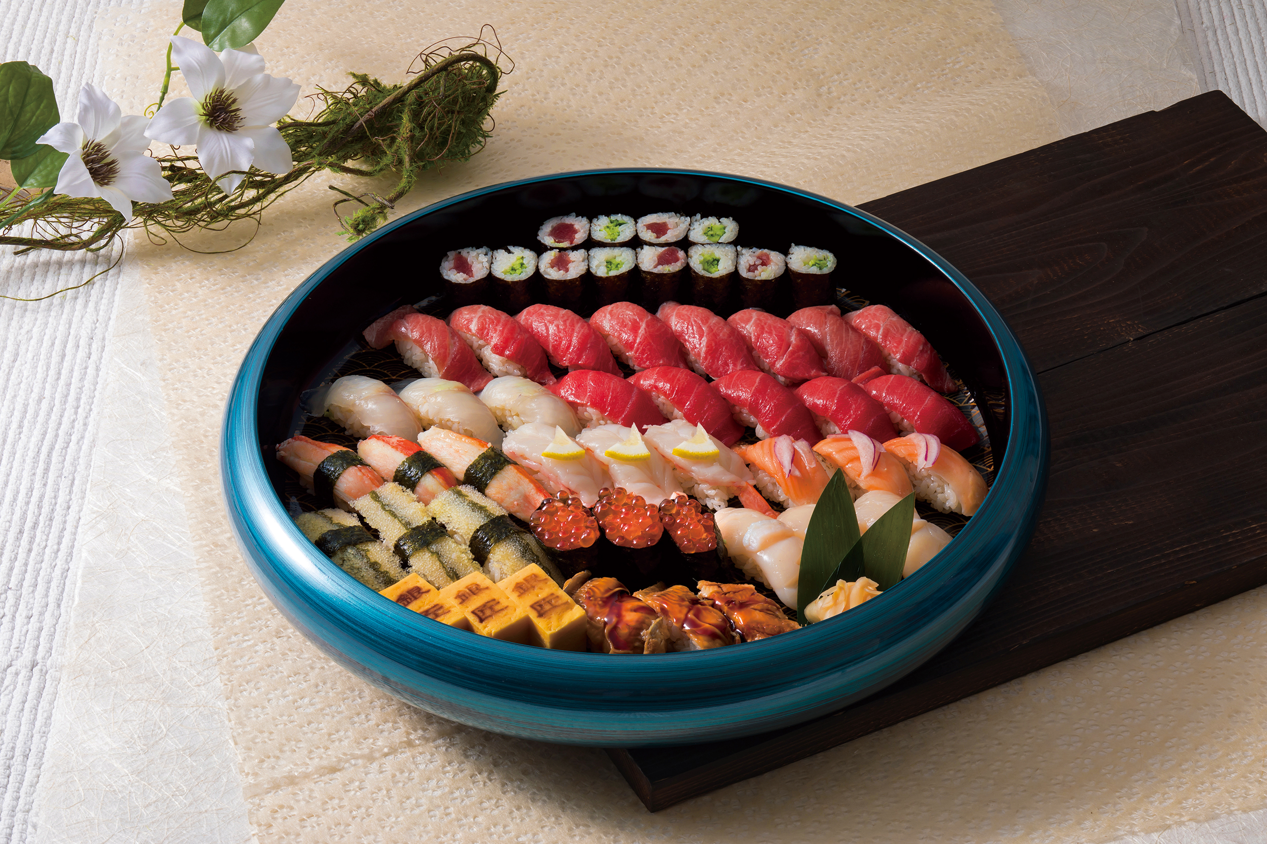 プロの料理人として毎日腕を振るい、本格的な料理を提供していただきます。