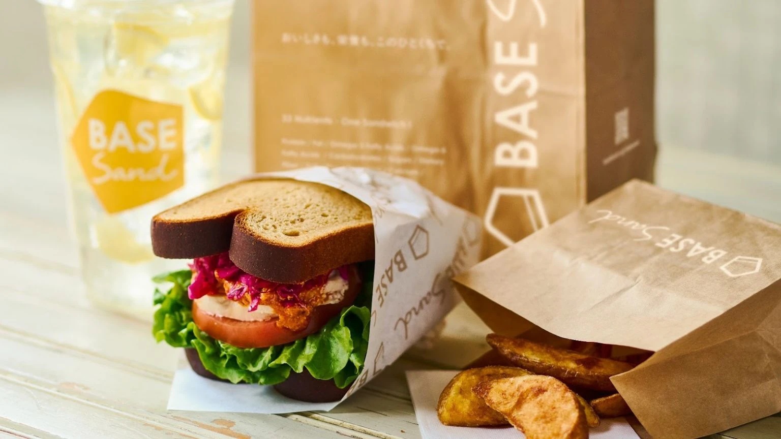 「BASEFOOD」ブランドの世界観を表現する、新たな挑戦の舞台です。